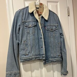 NWT Levi's Light Blue Denim Jacket with Cream Sherpa